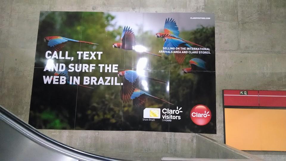 Após a Copa do Mundo ainda estão espalhados propagandas pelas cidades. Funcionou para o gringo? Faz diferença para você - como brasileiro - ver uma marca com uma propaganda em inglês?