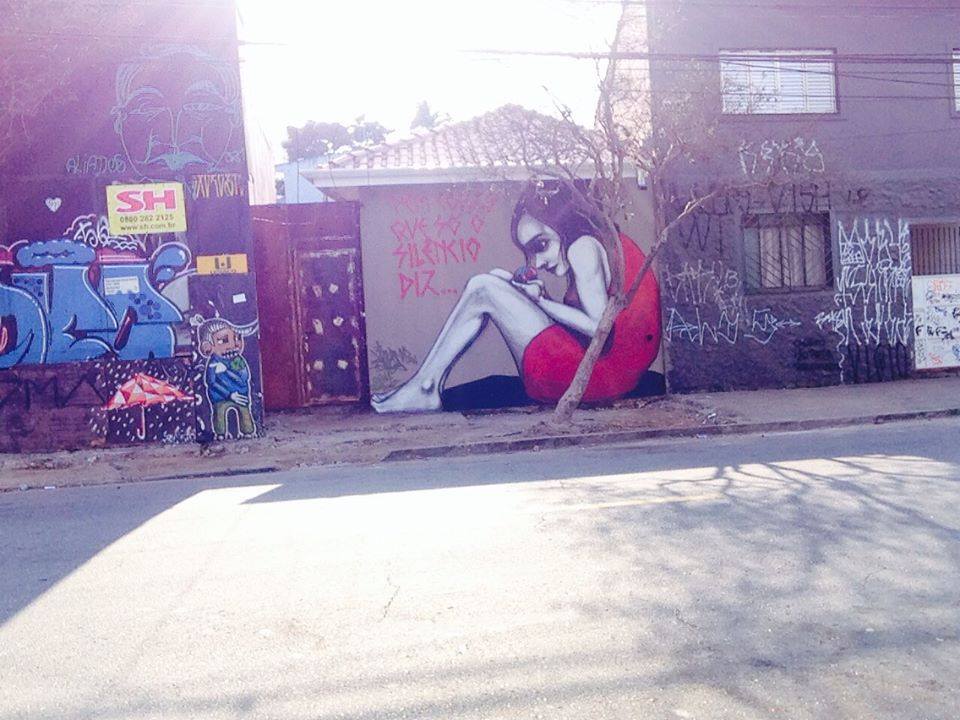 Em uma cidade tão grande, cada vez mais os apartamentos e casas são pequenos. Porque quanto mais, melhor. As ruas estão refletindo esse sentimento?