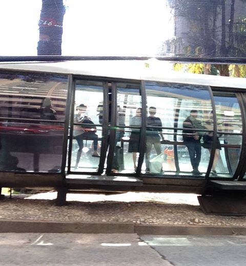 Curitiba é um modelo de transporte integrado no Brasil. Mas o ponto de onibus virou referencia na area de arquitetura urbana. Quais as outras referencias no Brasil?
