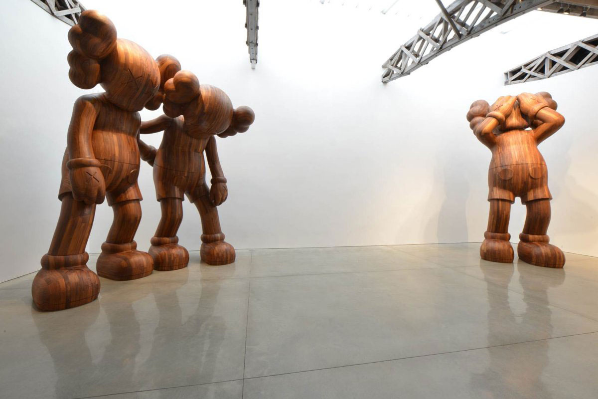 KAWS_Companion_sculptures_2.jpg