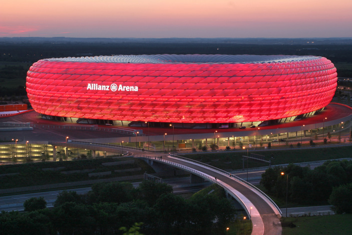 allianz arena - red lightning - bayern munich colours.jpg