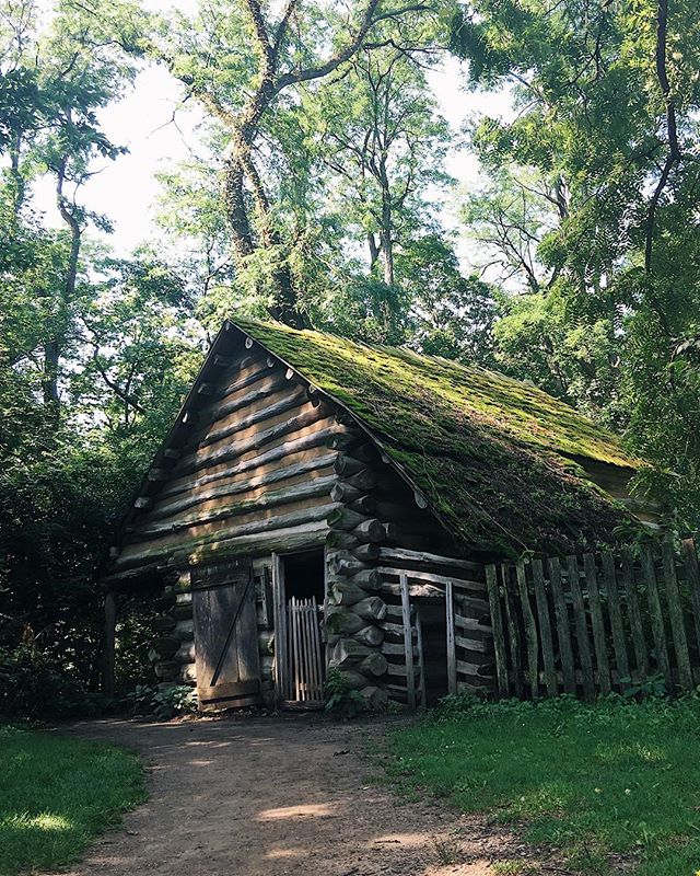 Another great cabin from New Salem. Gotta love the mossy roof. #EnjoyIllinois #igkansascity_travel