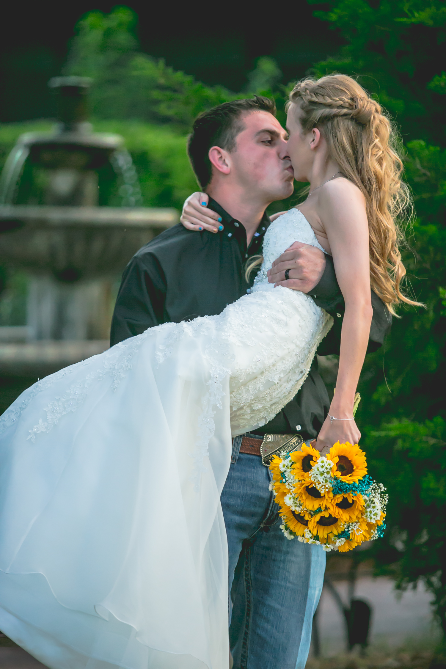 Rose Briar Place Wedding Venue photography of Cody and Lindsay