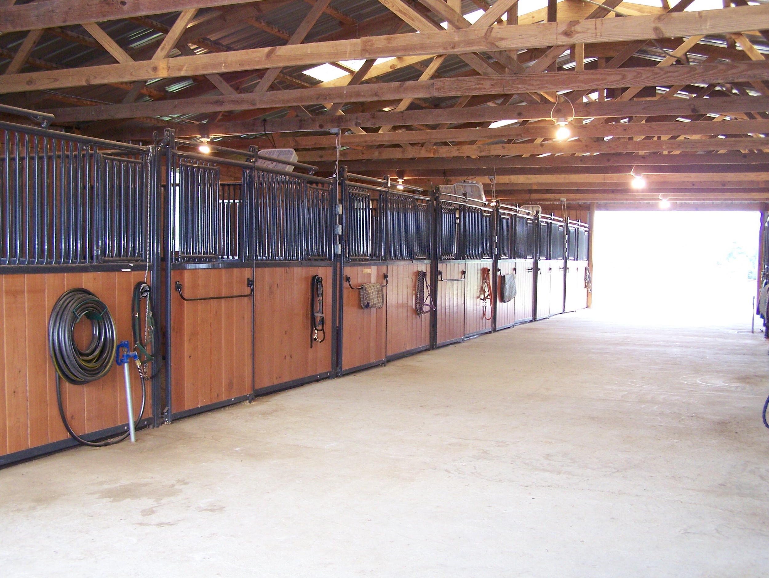 2-Barn_1.jpg