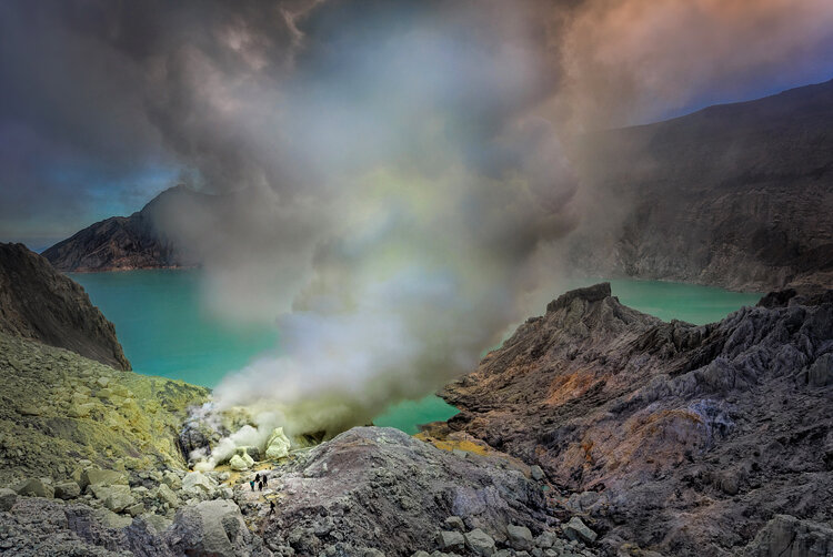 Ijen Sulphur Mine - Pia Jessen.jpg