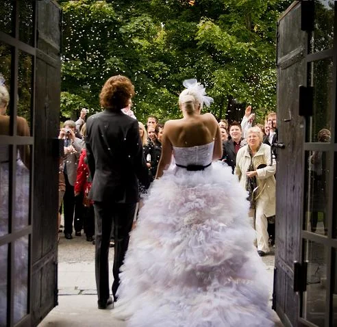 Anna_Lidström_Weddingdress_Underbaraclara2.jpg