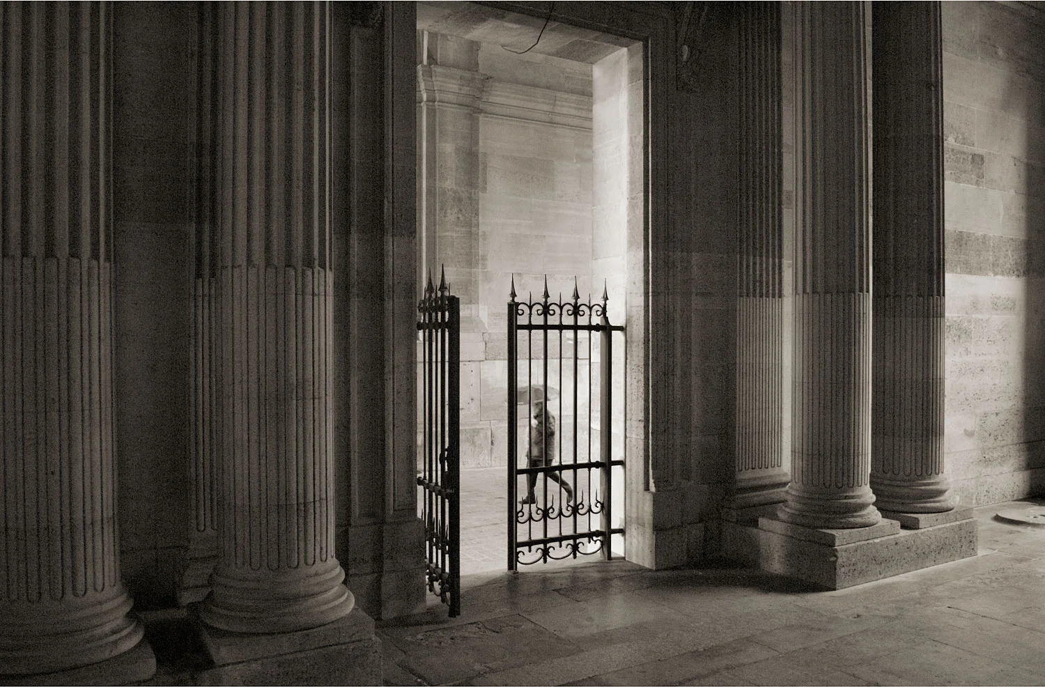 Walkway_UmberellaManv2.jpg