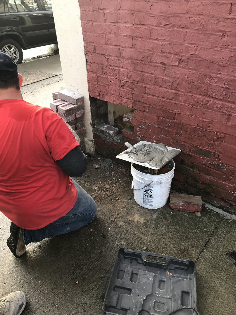  A car hit the side of the building.&nbsp; 