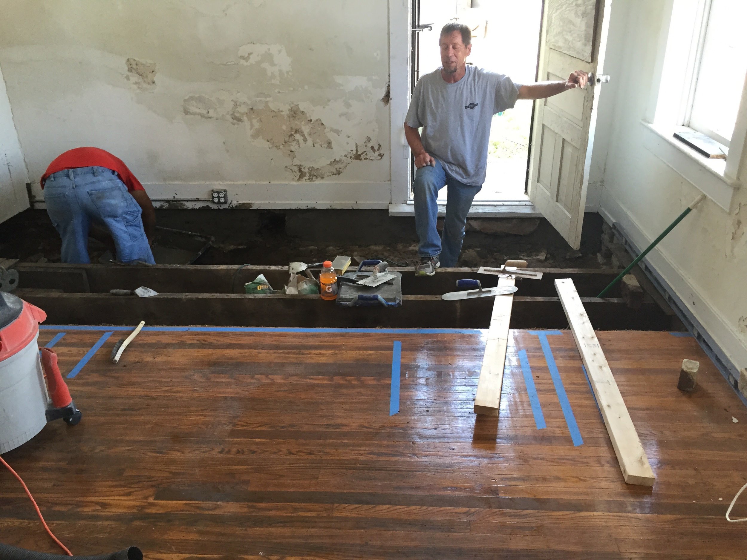 I recommend Eric Bock as a contractor. Very reliable and detail-oriented. Good guy, too. 