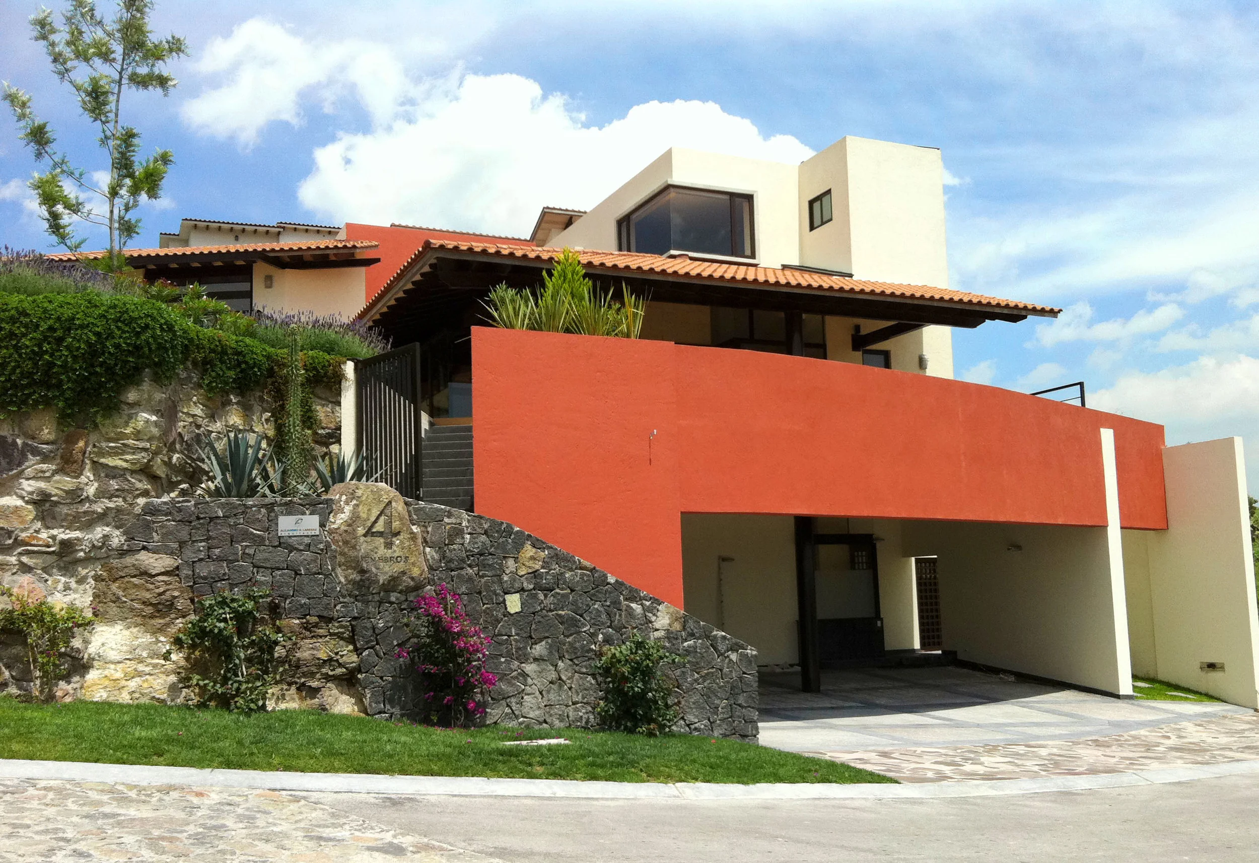 Arquitecto Larenas - Tepeji del Río.jpg