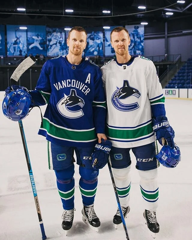 Sedin VS Sedin 🏒 
Got to shoot Daniel against Henrik at the 2020 CAN Pro-Am Hockey Tournament! 📷

@papercranevan x @canucksautism 
#twins #sedins #vancity #vancouvercanucks #canucks #weareallcanucks #canoneosr #nhl #hockey #sportsphotography #canon