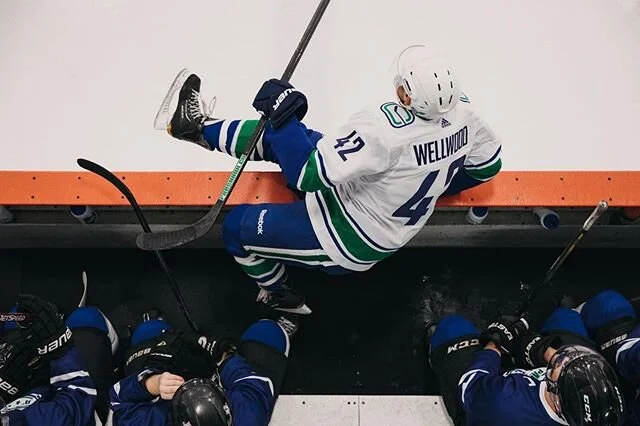 Kyle Wellwood 🏒 in the 2020 CAN Pro-Am Hockey Tournament 🔥

@papercranevan x @canucksautism 
#nhl #vancouver #canucks #alumni #canoneosr #autism #hockey