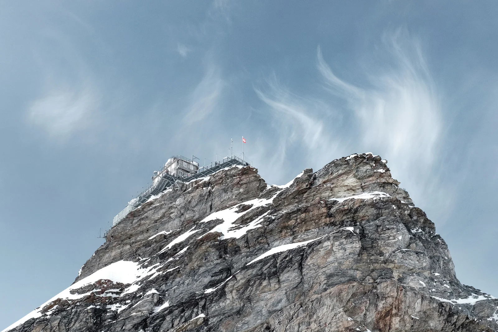 Samuel-Zeller-Jungfraujoch-sphinx-observatory-01.jpg