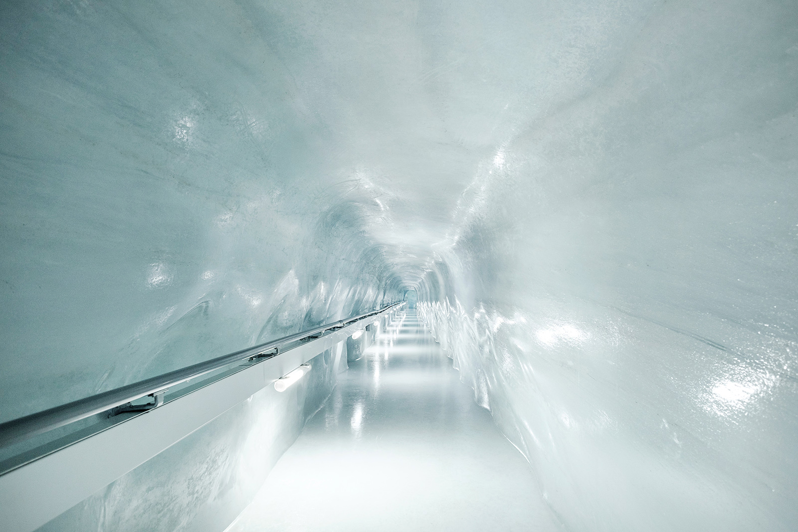 Samuel-Zeller-Jungfraujoch-sphinx-observatory-06.jpg