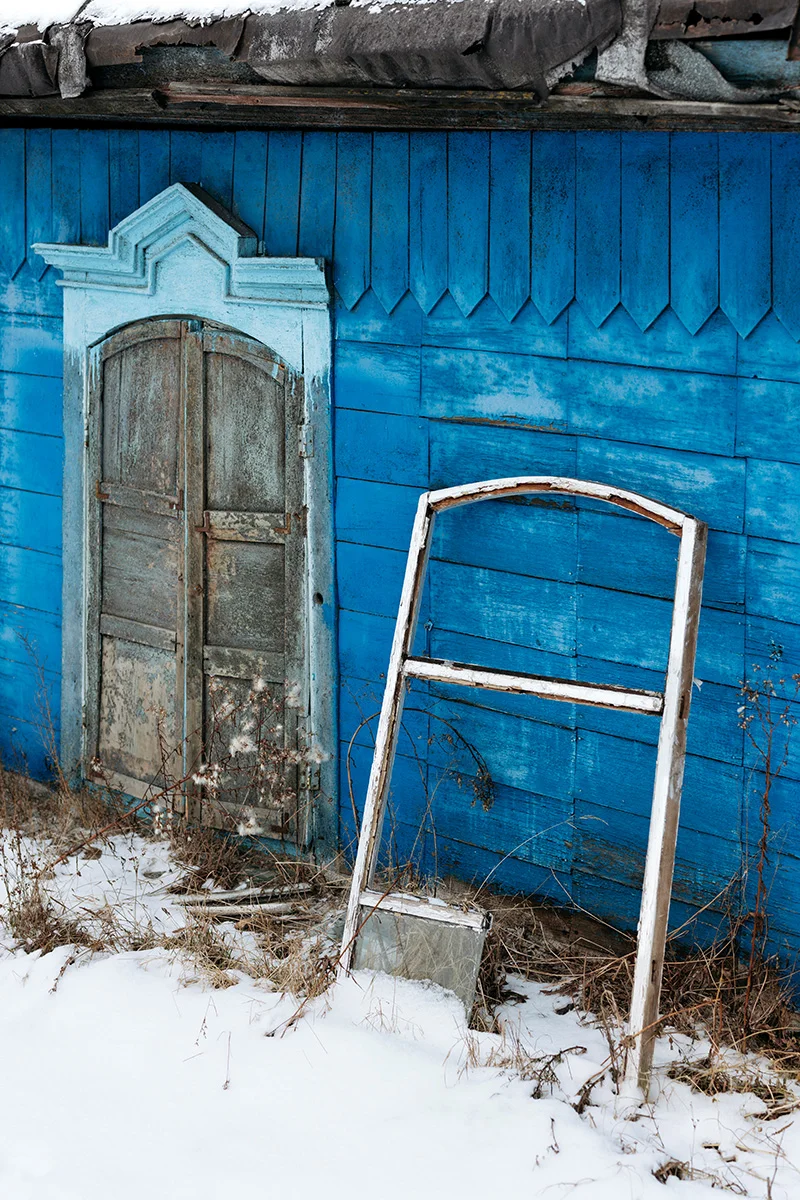 Detail of a window frame from an abandoned datcha in Tatarsk.