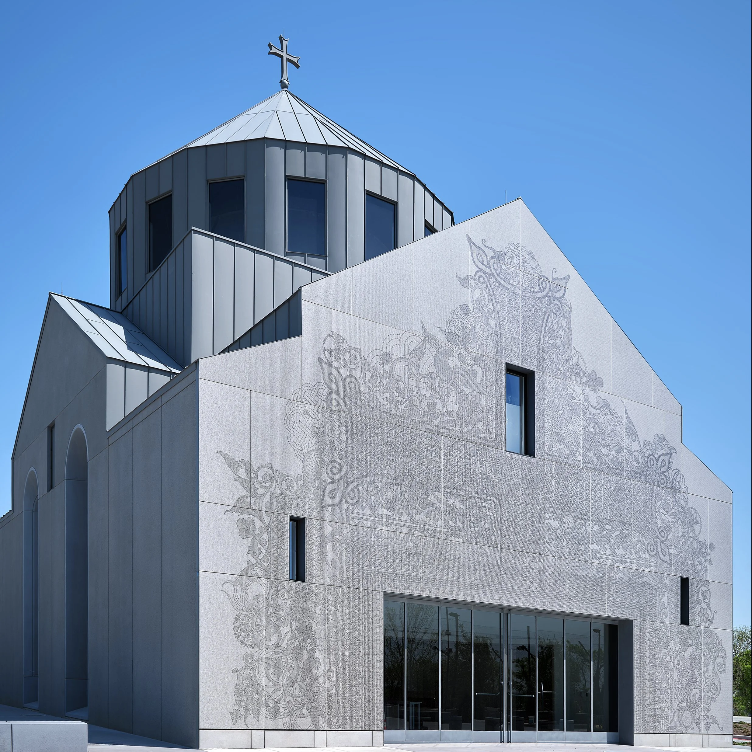 St Sarkis_3396_CsmSQ.jpg