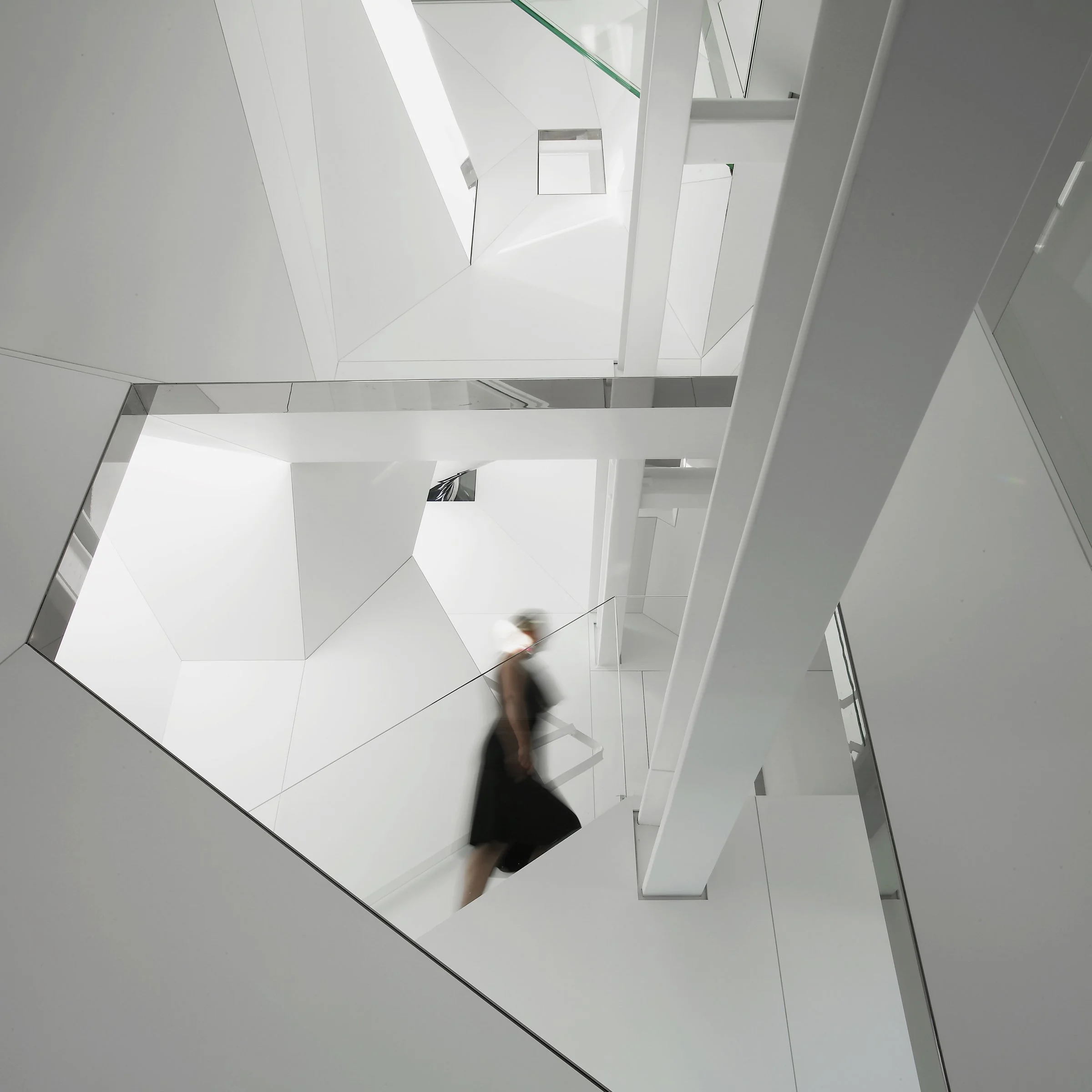 hotson_skyhouse_B03_entyr-stairwell_2400_EricLaignel.jpg