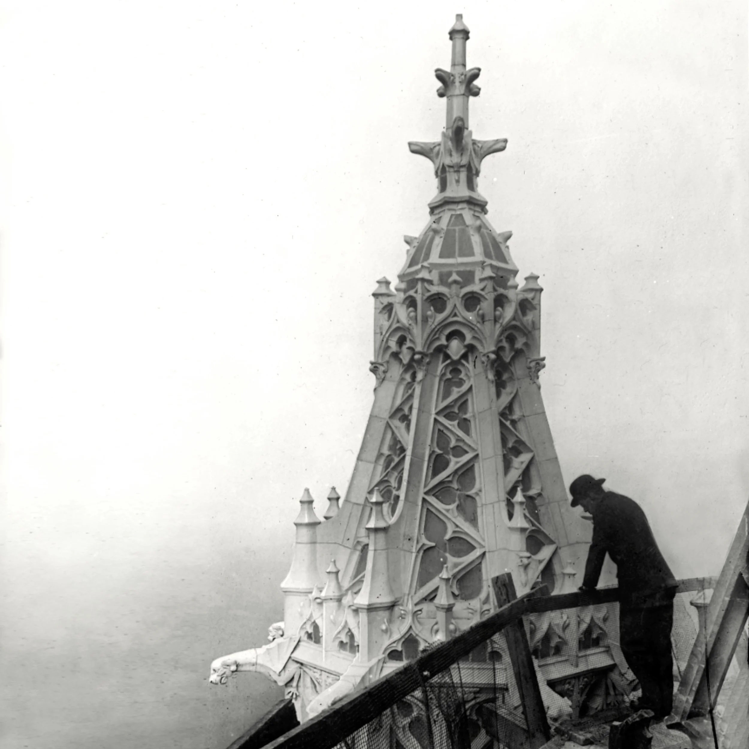 Closed Tourelle_SQ.jpg