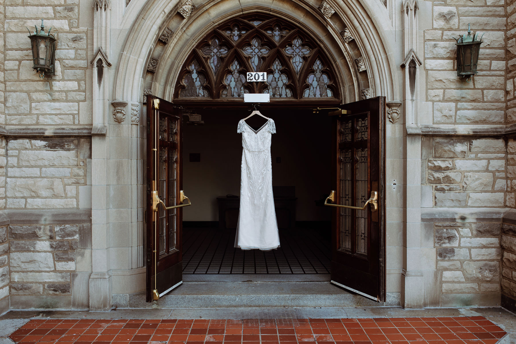 Memorial Presbyterian Wedding in St. Louis Missouri_Kindling Wedding Photography002.JPG