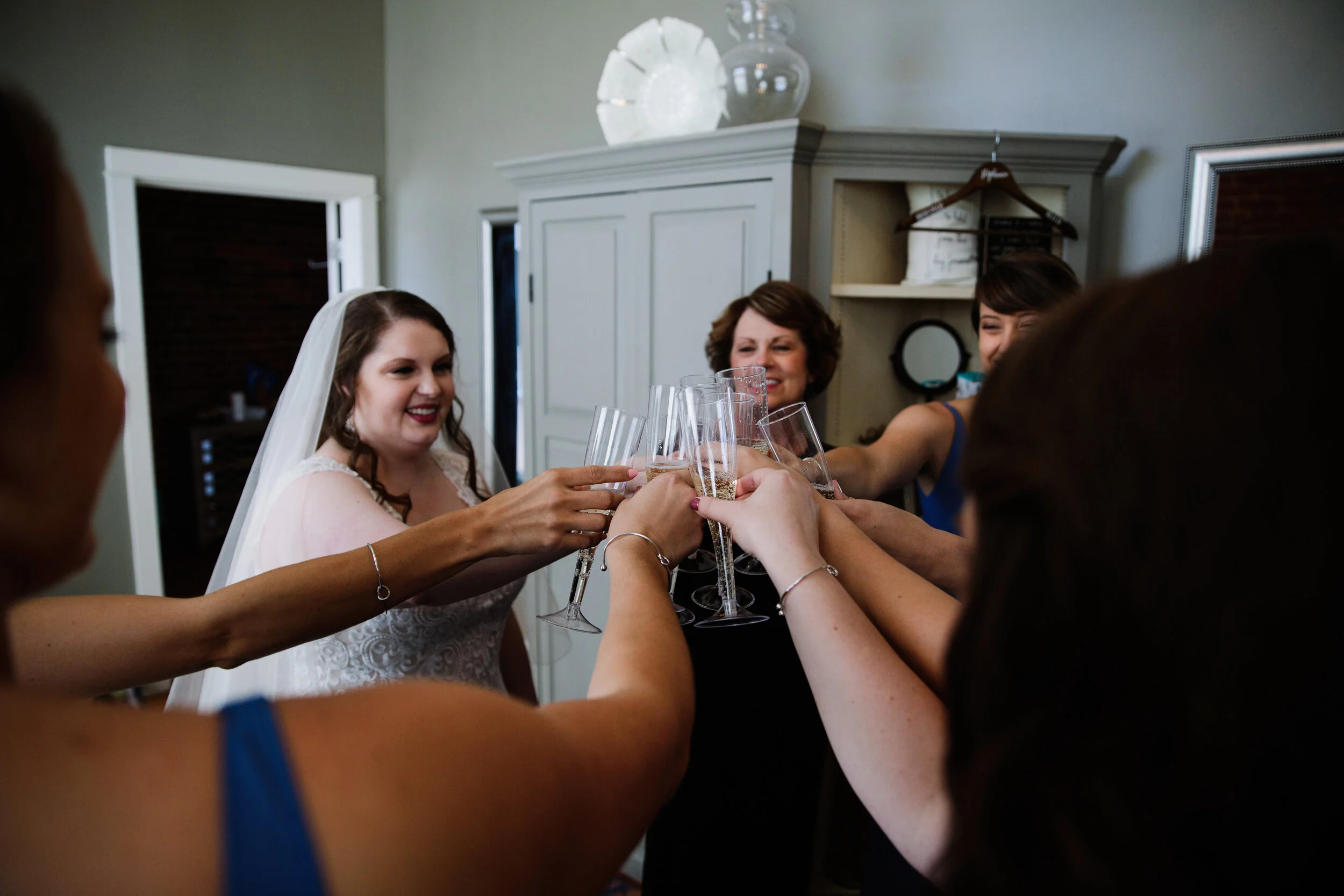 32____146_Town Square Paola Kansas_Kindling Wedding Photography_04.JPG