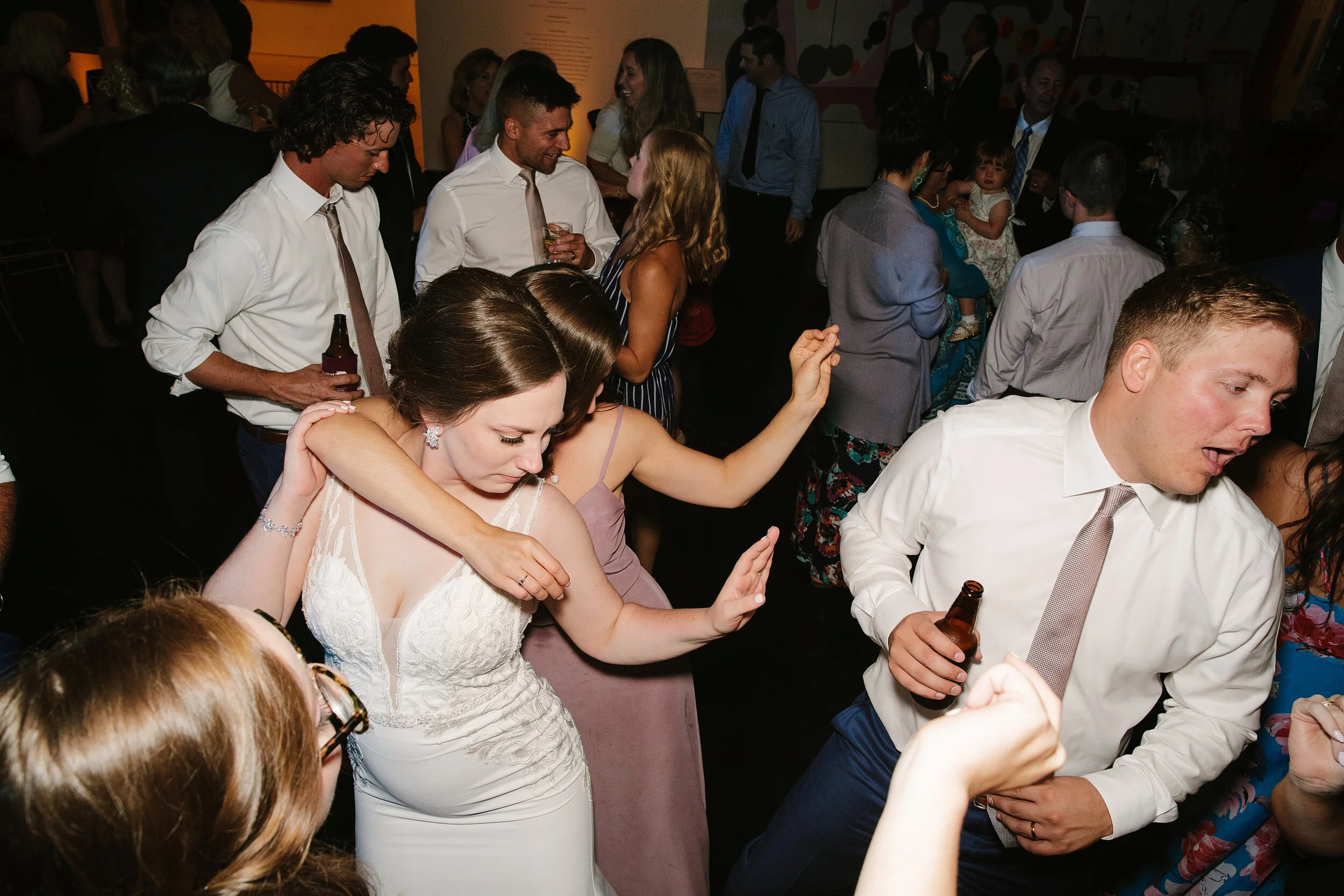79____122_Kemper Art Museum Wedding_Kindling Wedding Photograpy_10.JPG