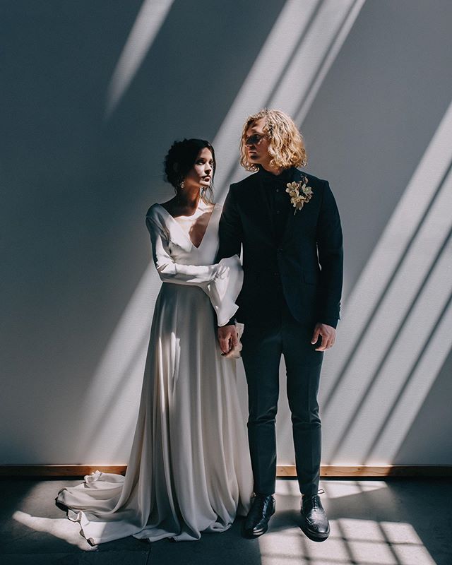 &ldquo;I like looking at you and seeing where the light goes.&rdquo; .
.
.

Floral // Bramble Floral
Coordination // Your Perfect Bridesmaid @ Katelyn
Photography // Ellie Asher Photo 
Models // inka &amp; igor 
Dinner Catering // White Pepper
Makeup