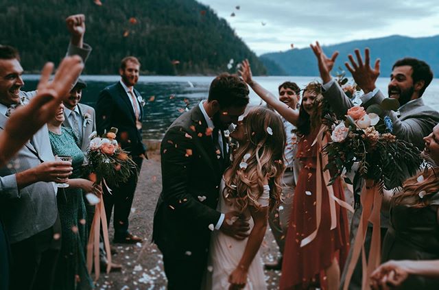 More camp weddings please!!🙏🏼😍 We'll just be right over here, dead from loving these so much.