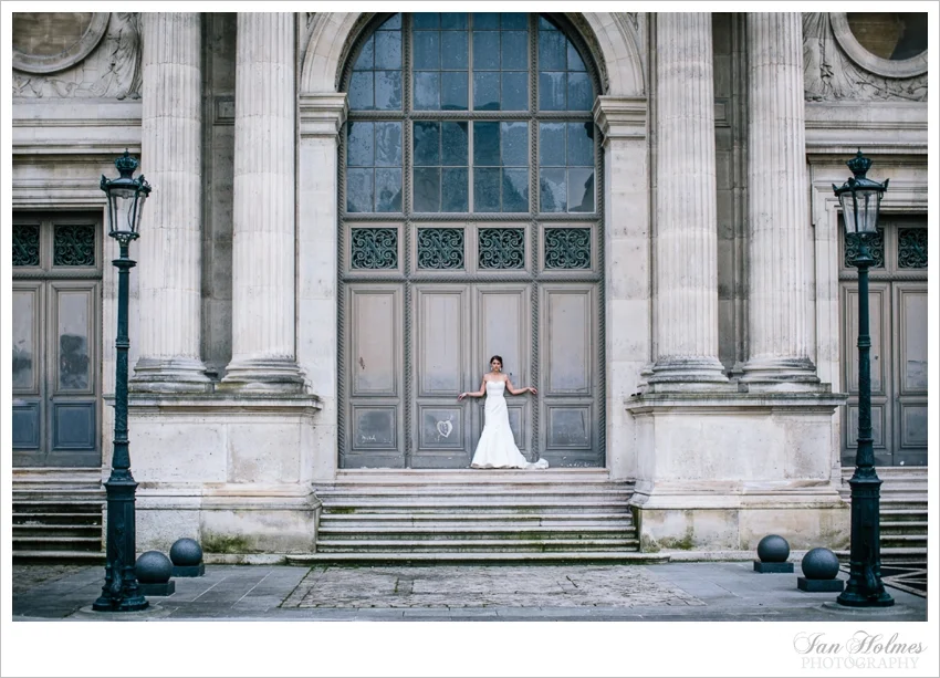 Bride in the louvre