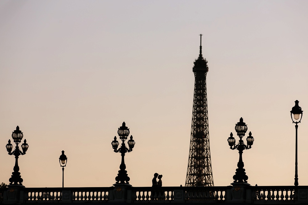 sunset-eiffel-tower.jpg