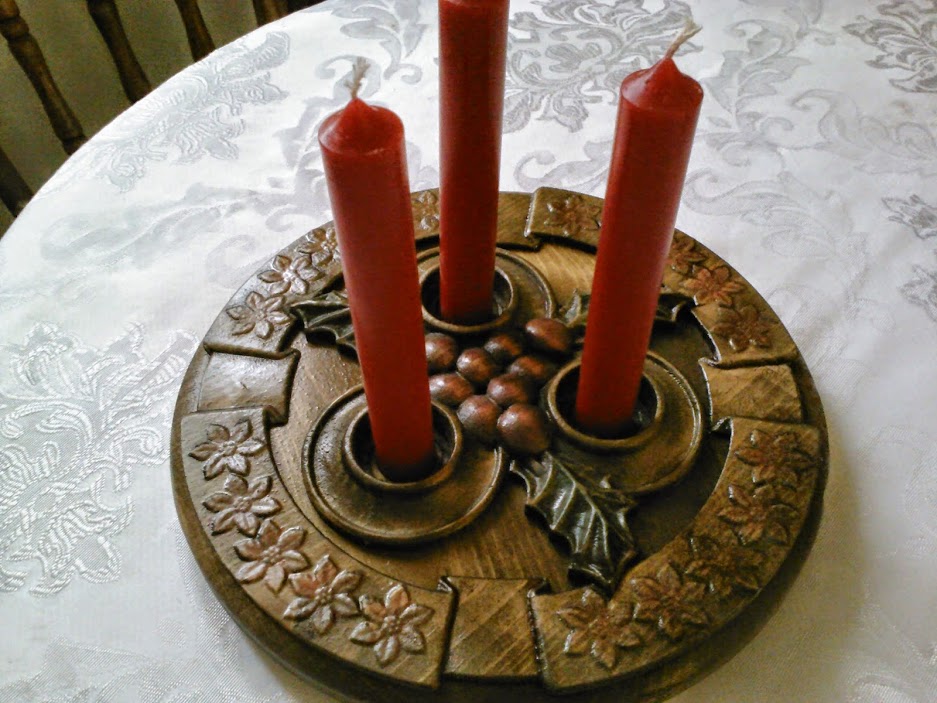 Candle holder centerpiece hack using the Home for the Holidays No.2 project!