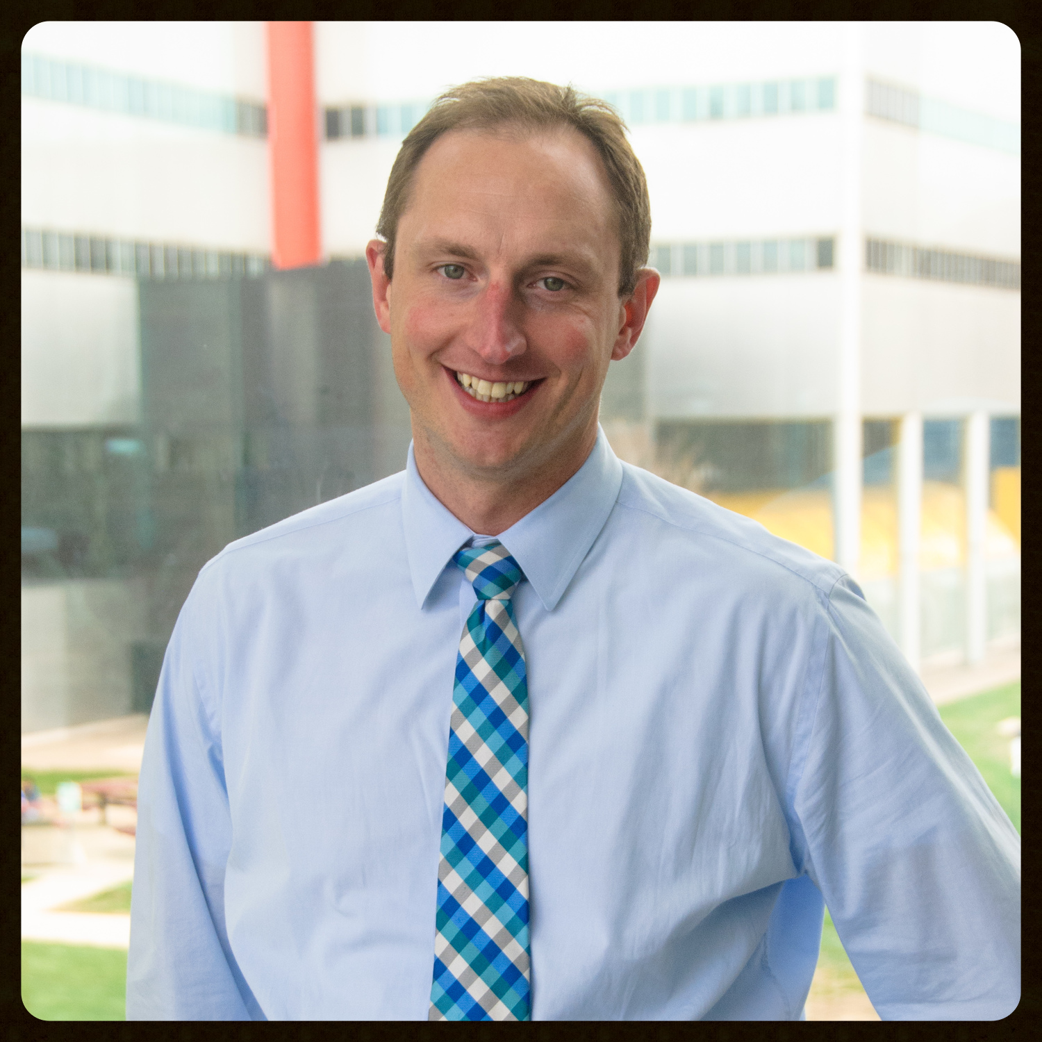 Dr. Richard Bryce, DO Faculty Advisor & Medical Director rbryce1@hfhs.org Dr. Bryce is a family physician at Community Health and Social Services (CHASS) Center in Southwest Detroit. He attended medical school at Michigan State University College of Osteopathic Medicine (MSUCOM) and completed his residency in Family Medicine at Henry Ford Hospital in Detroit. Dr. Bryce hosts Wayne State medical students at CHASS for family medicine clerkships. He also teaches at MSUCOM’s DMC campus. After working with SMD’s founder Jonathan Wong at CHASS, Dr. Bryce became interested in volunteering with Street Medicine Detroit. He believes that everyone has the right to healthcare and finds that his work that with SMD fuels his passion for medicine.