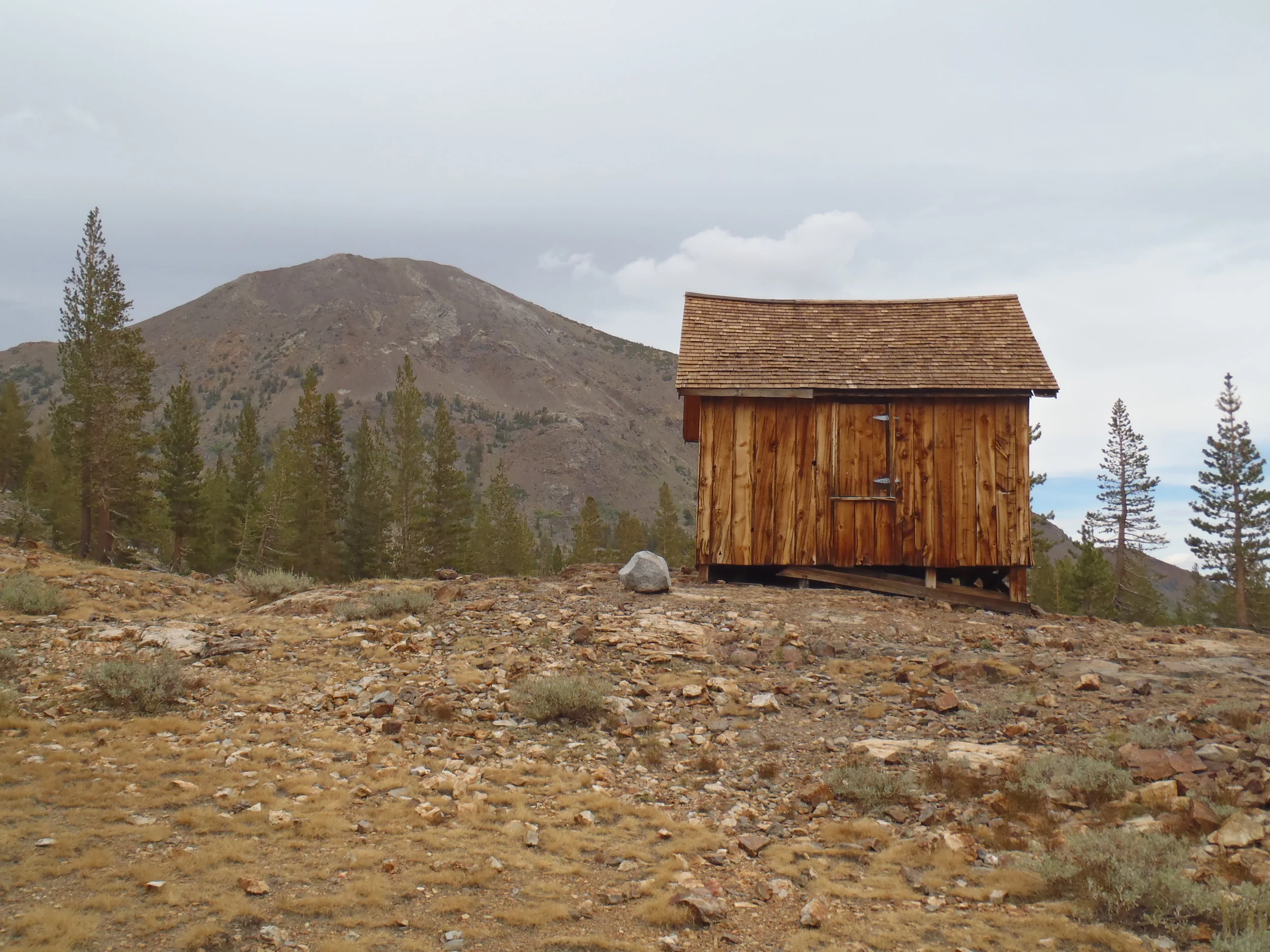  A lofty perch;&nbsp;Bennettville, above the Tioga Junction Campground, Hoover Wilderness, Inyo National Forest 