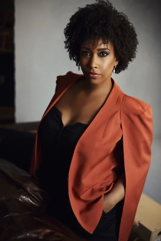 Click to watch Briana Elyse Hunter sing selections from the 2018 Emerging Artist Recital at Opera America with Michigan Opera Theatre. "Amour viens rendre à mon âme" (Orphée et Eurydice), "Ring Duet" (27), "Am I in your light? (Dr. Atomic).