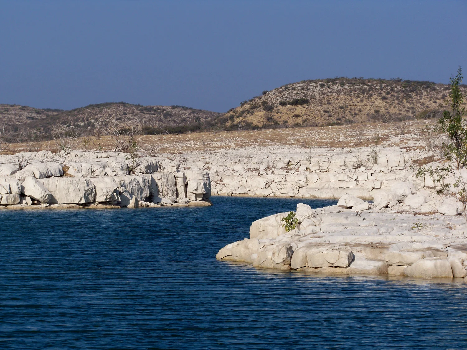 Pre-fish day two, blue skies and blue water Rio Grande River on the Texas shoreline - El Norte.