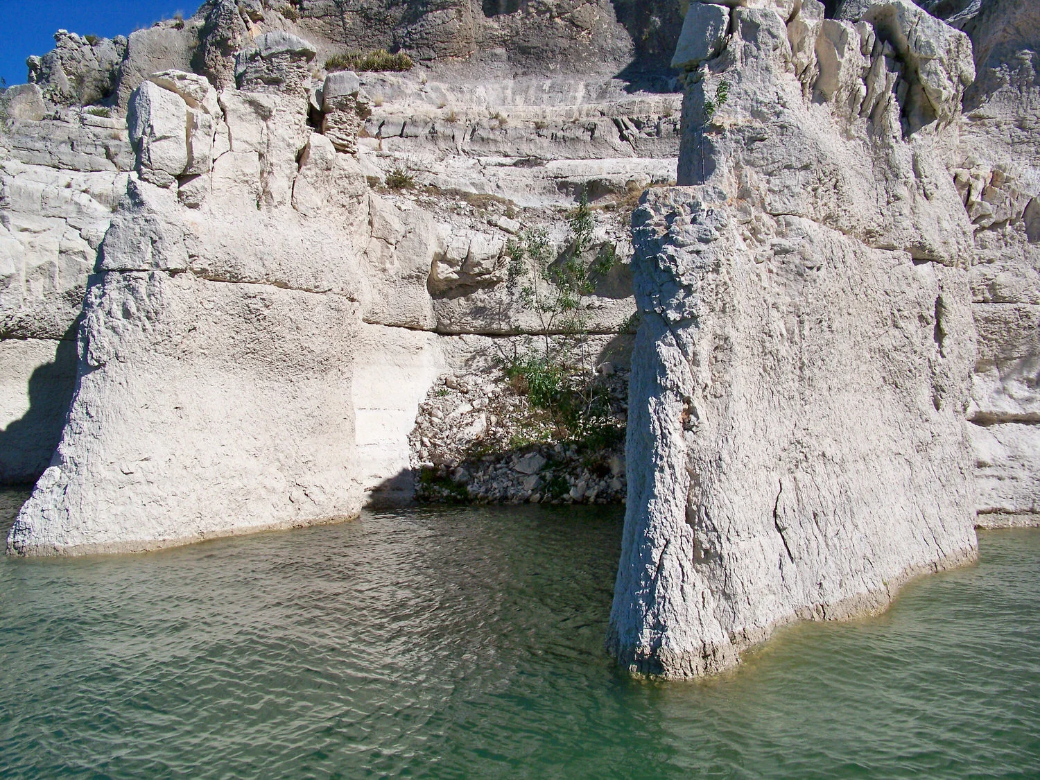 ... steep canyon wall, near the Cow Creek Split