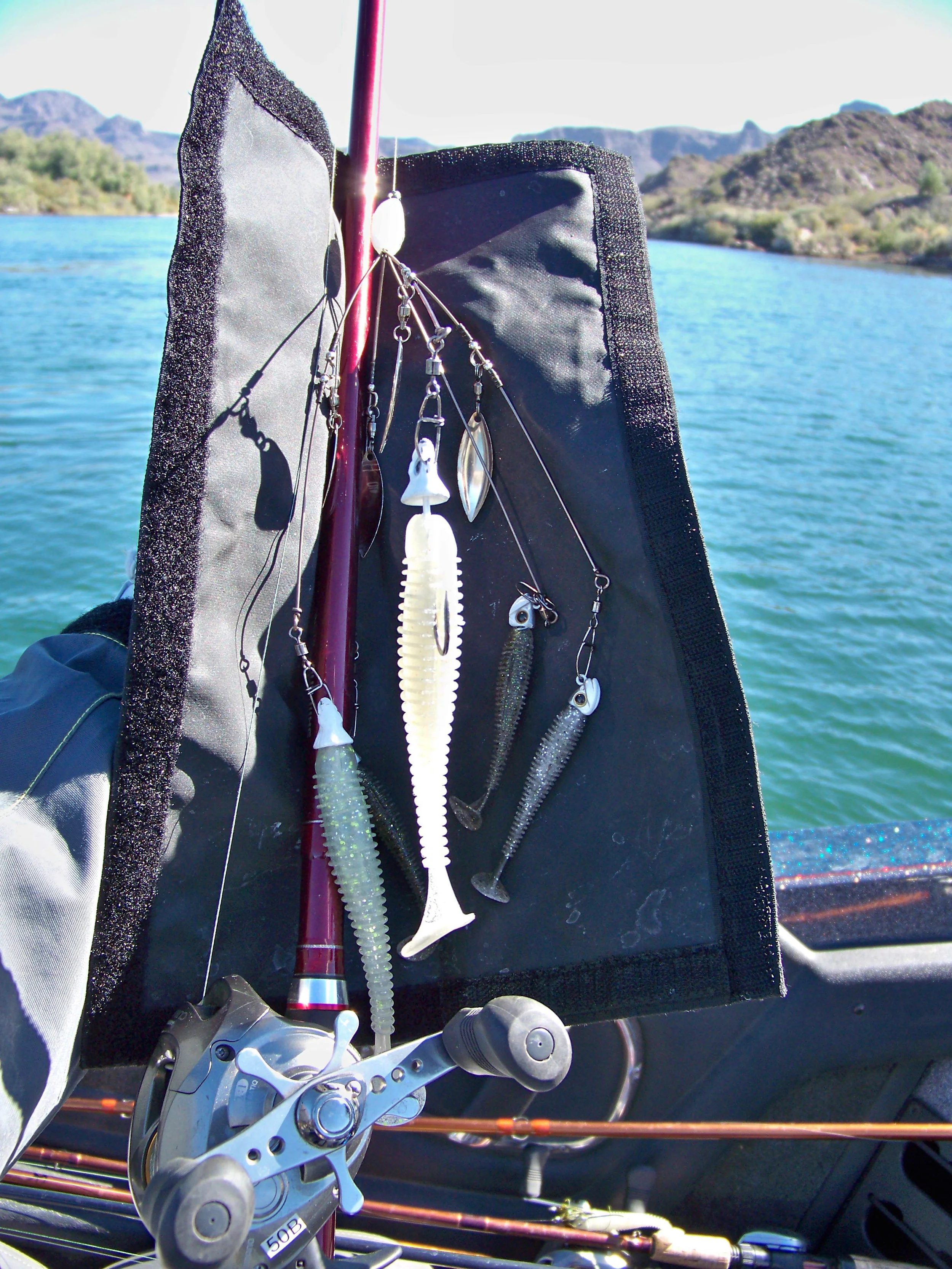Placing things under wrap with one hand, ready to run to the next spot. 