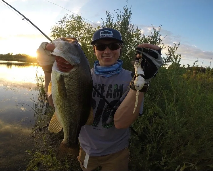 Nigel Ridge From Ontario Canada Walks The Rat For Big Bass