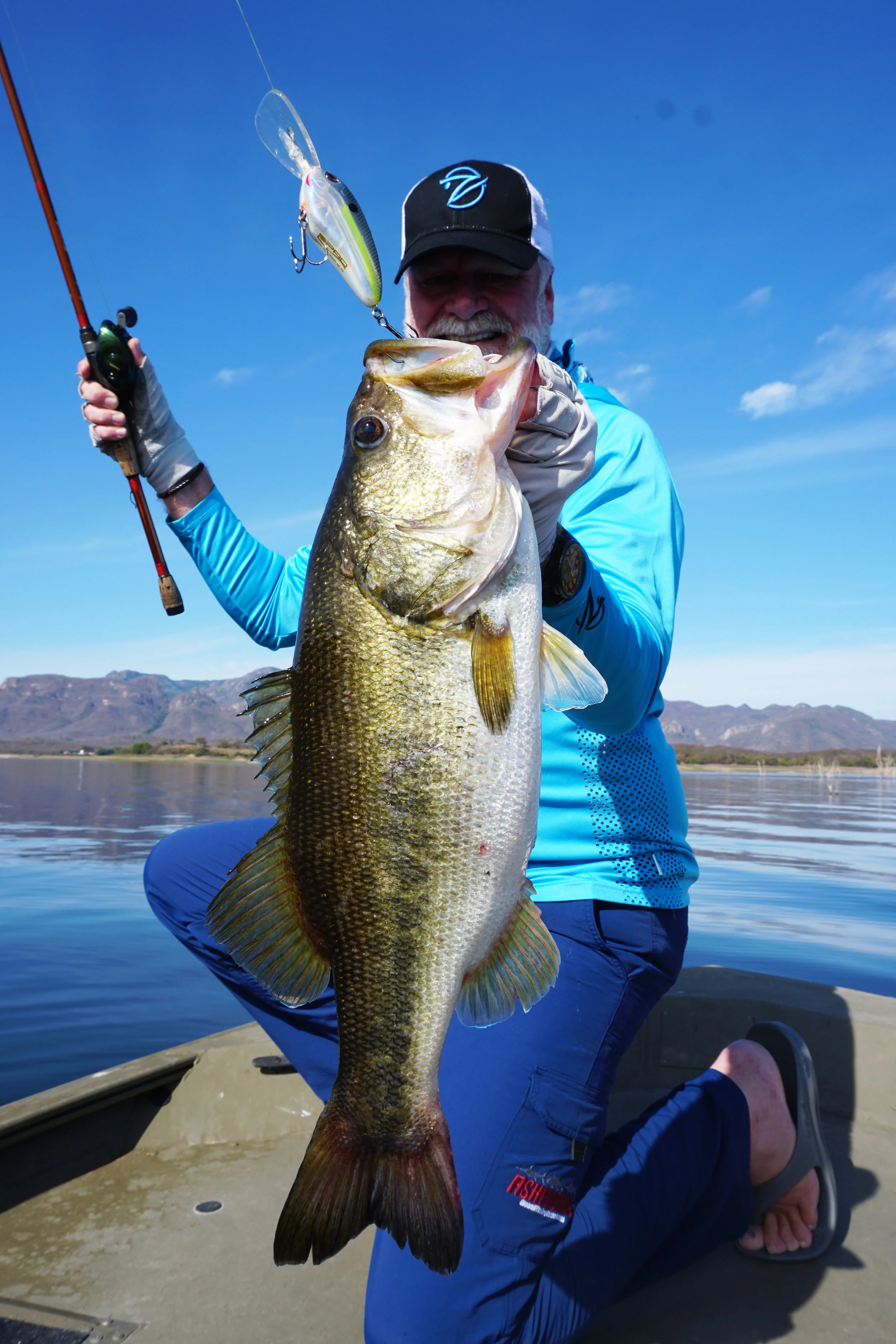 The author, sporting an excellent largemouth bass catch that attacked the Super DD 90 in the Spooky Nasty pattern.