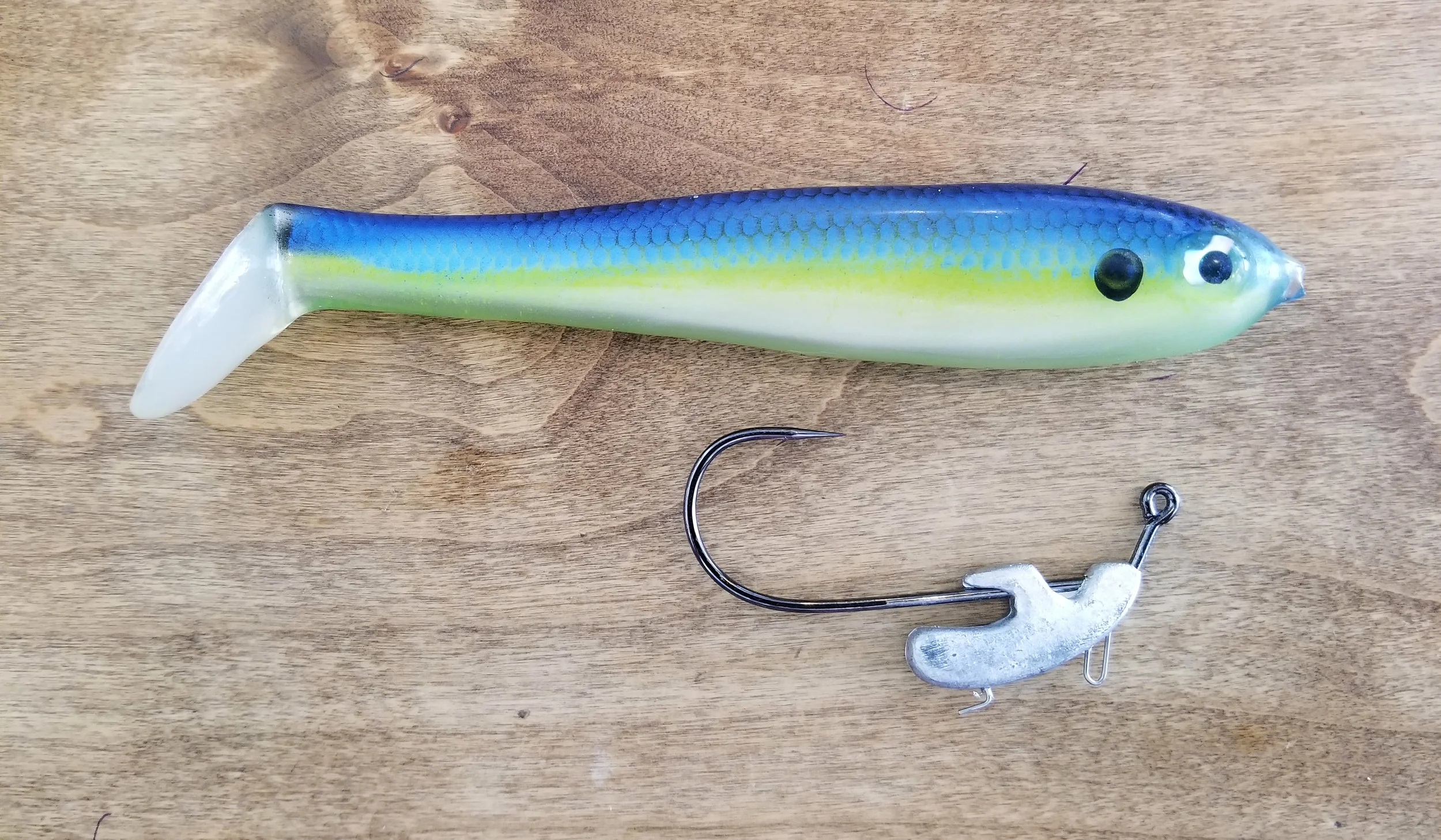 Hitch at Clear Lake, Gizzard Shad, Pre-spawn periods, or anytime the bass are on big bait fish; Woods uses the 7-inch Basstrix shown above with a 1 oz. 6/0 Hollow Swimbait Insert.
