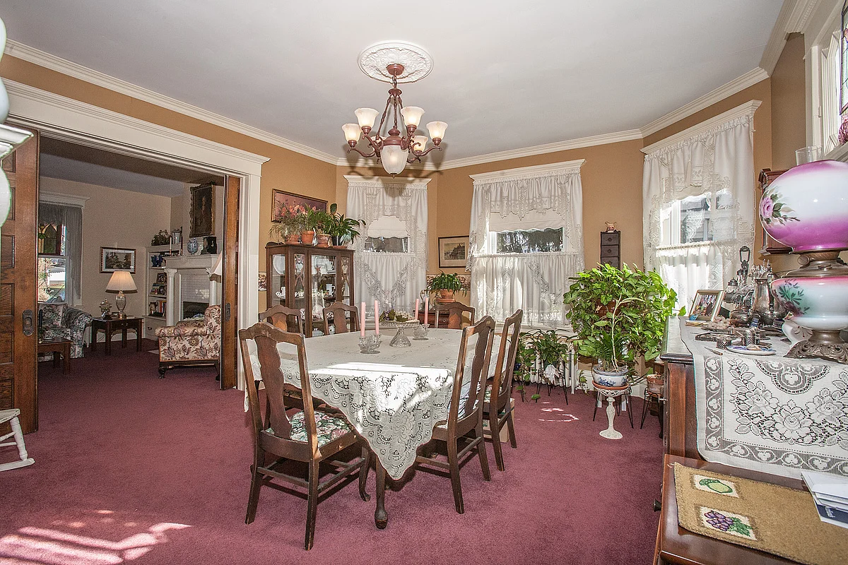 13Fleahman_33EdgwoodStWheeling.jpg