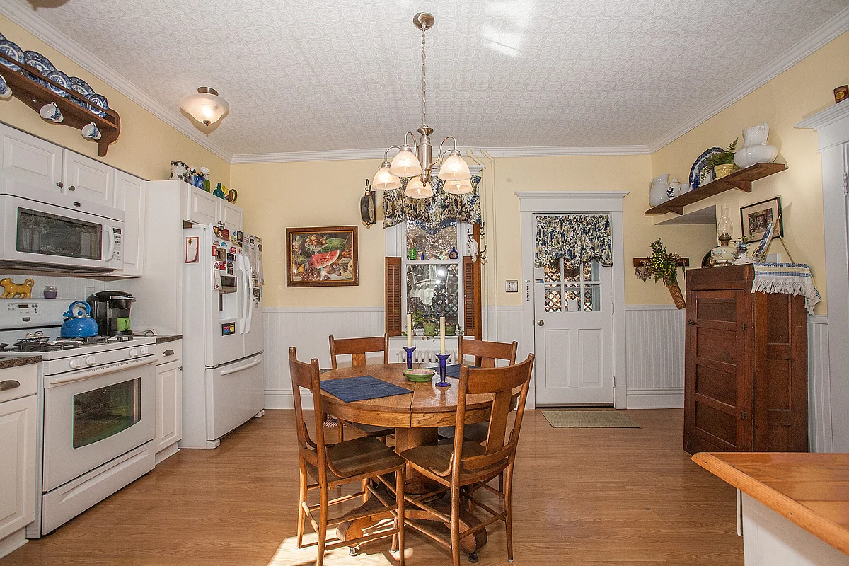 14Fleahman_33EdgwoodStWheeling.jpg