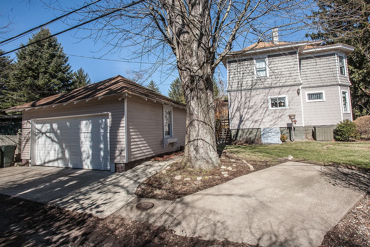 06Fleahman_33EdgwoodStWheeling.jpg
