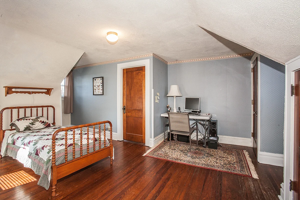 19Chirpas_64676OverlookCtBellaire.jpg