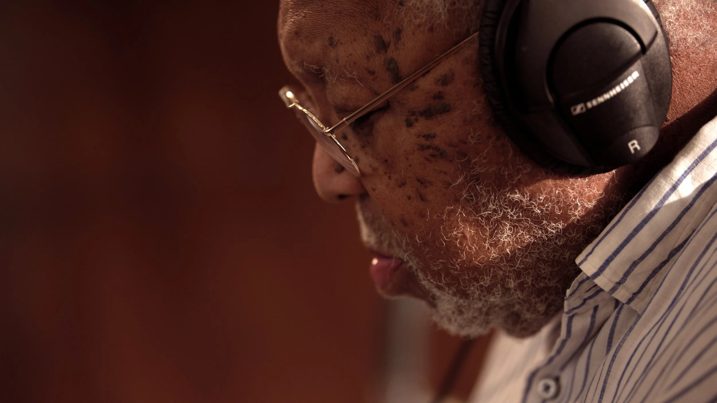 Ellis in the studio25.jpg