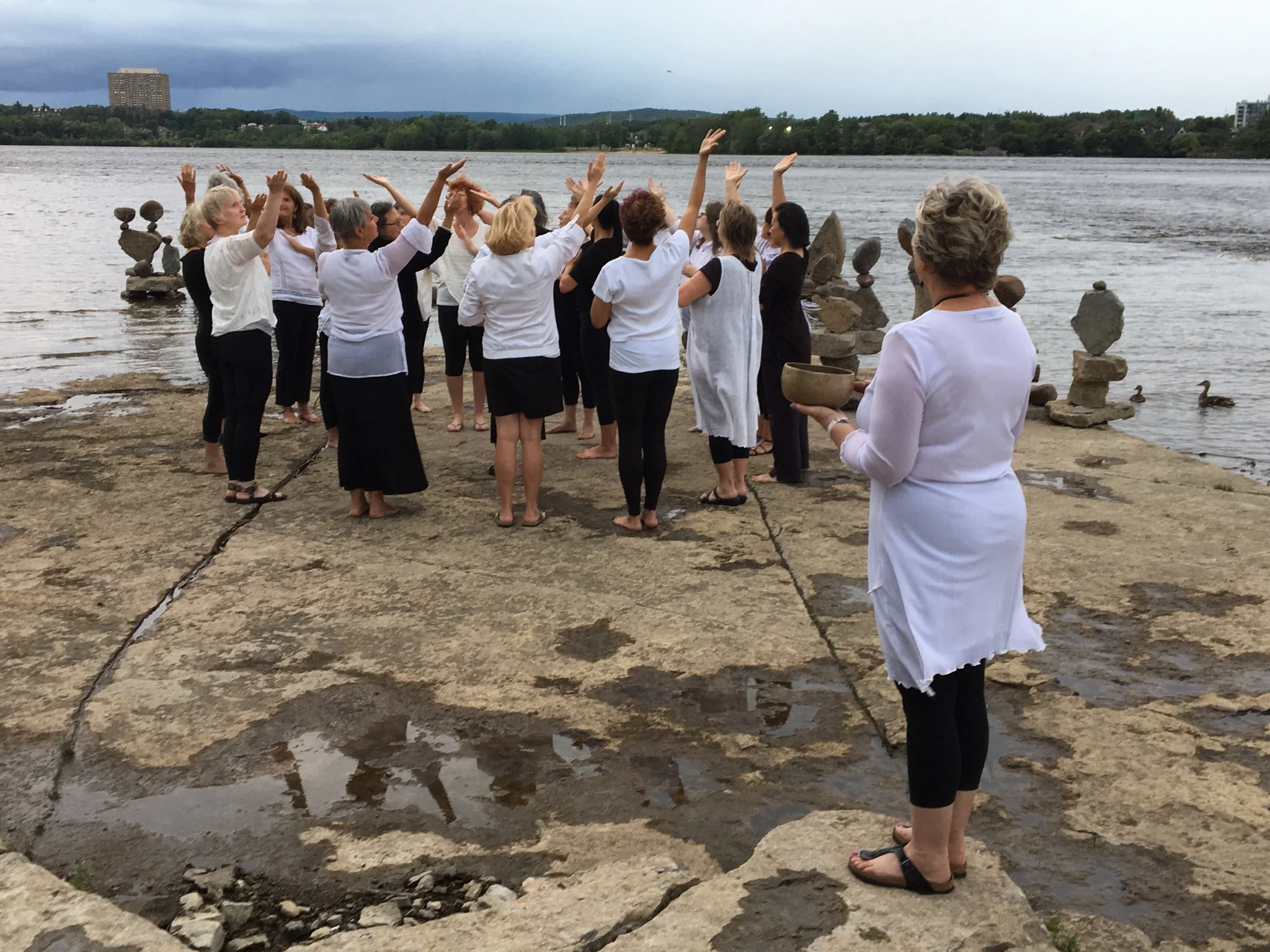 Dancers praying. 