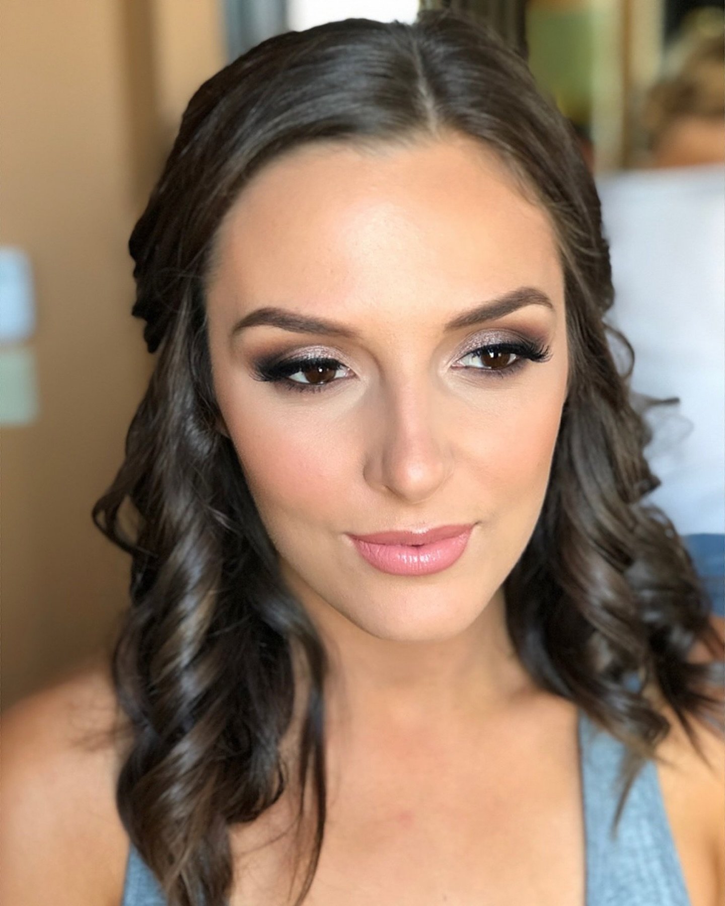 📢 SWIIIIIPPPPPEEEEE📢 lots of fun bridal makeup looks in here &hellip; please like and share and comment and all those things that YouTubers ask for so the algorithm doesn&rsquo;t crush all my dreams. Thx #bridal #bridalmakeup #makeup #wedding #wedd