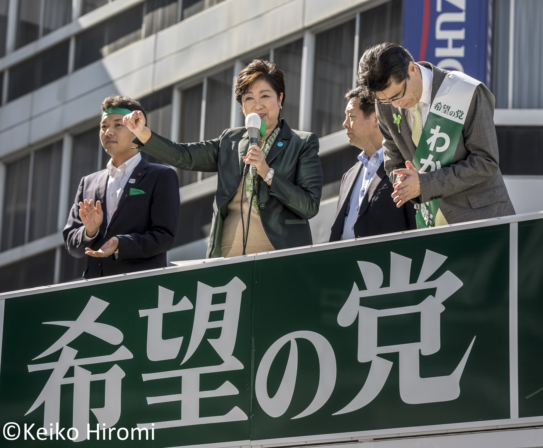  Yuriko Koike, Tokyo Governor and leader of Party of Hope (C), campaigning with Masaru Wakasa (R) in Ikebukuro, Tokyo, Japan on October 9, 2017. 