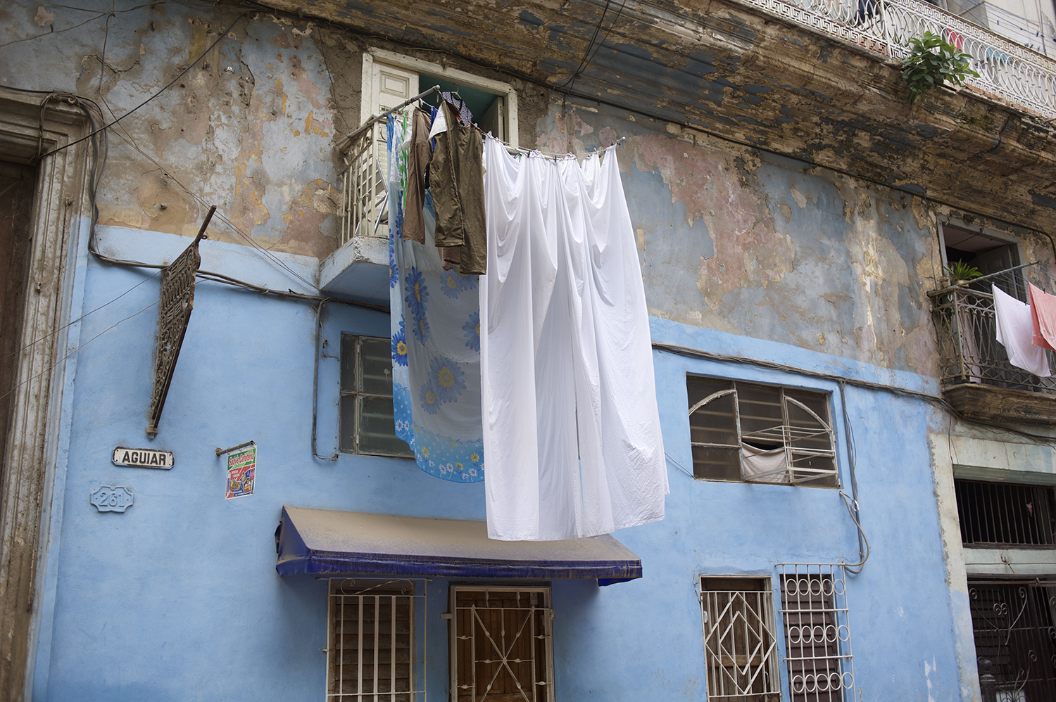 havana street laundary.jpg