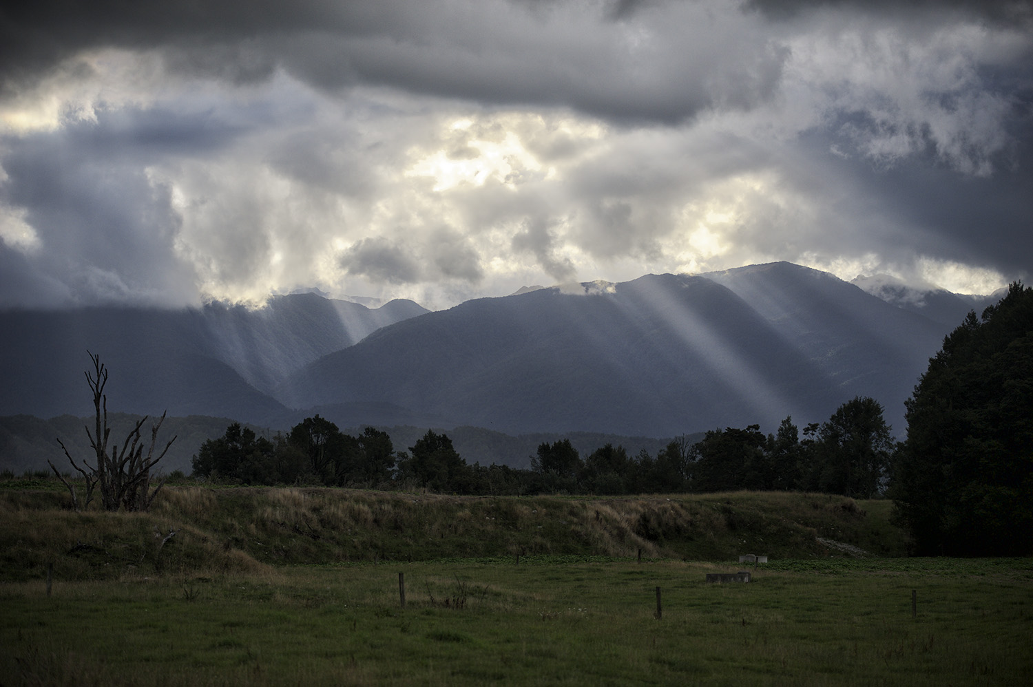 NZ Sun Rays 1.jpg
