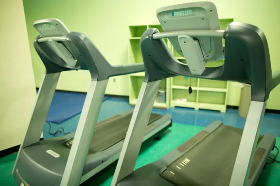 Treadmills_empty_web.jpg